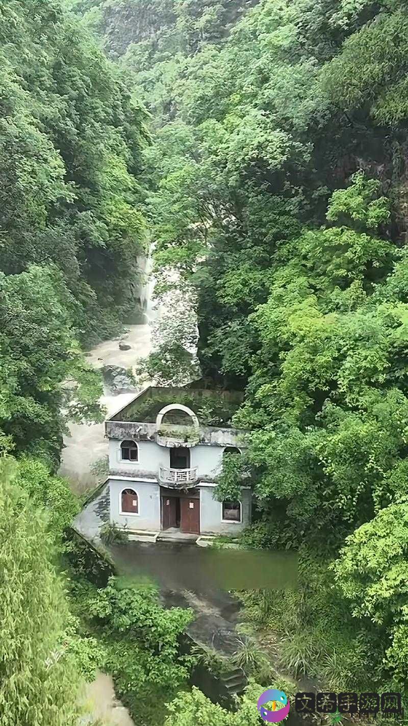 桃花洞口已是溪水潺潺，乡村风情独特迷人：探索世外桃源